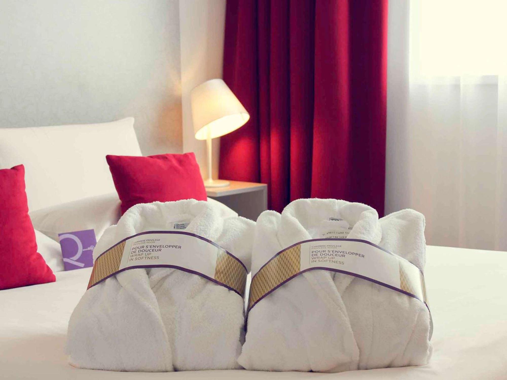 Mercure Paris La Defense Courbevoie Exterior photo