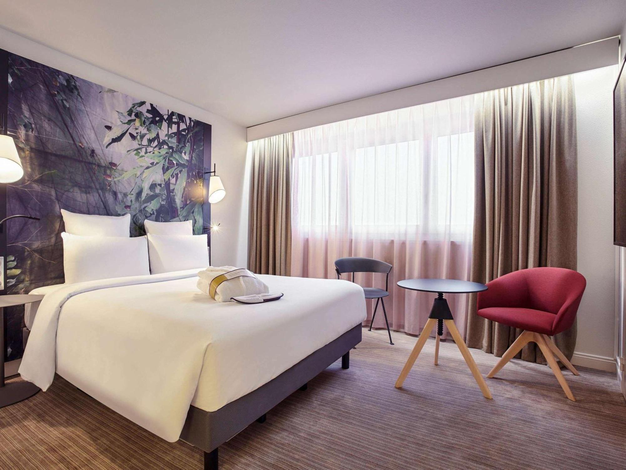 Mercure Paris La Defense Courbevoie Exterior photo